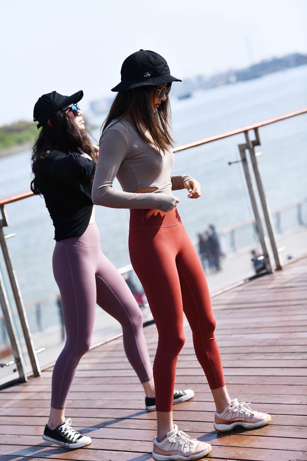 精选街拍作品 NO.6155 瑜伽裤好身材[209P/556MB]