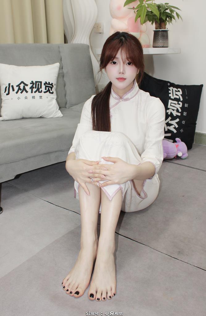 小众视觉 040-小薯条长款旗袍尖头高跟鞋（足底版） [98P/1V/4.11G]