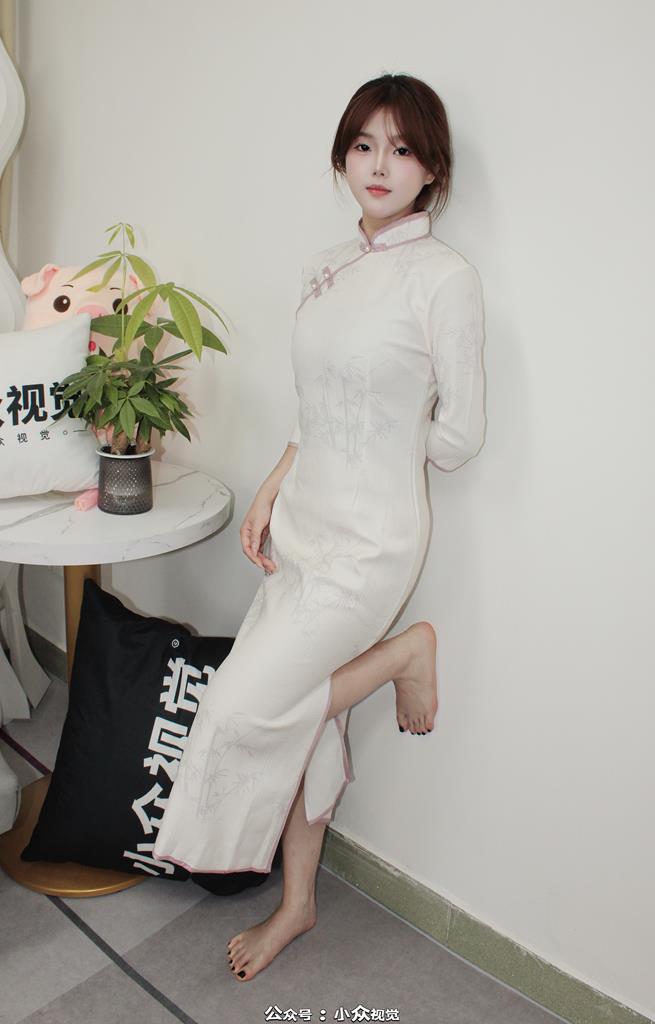 小众视觉 040-小薯条长款旗袍尖头高跟鞋（足底版） [98P/1V/4.11G]