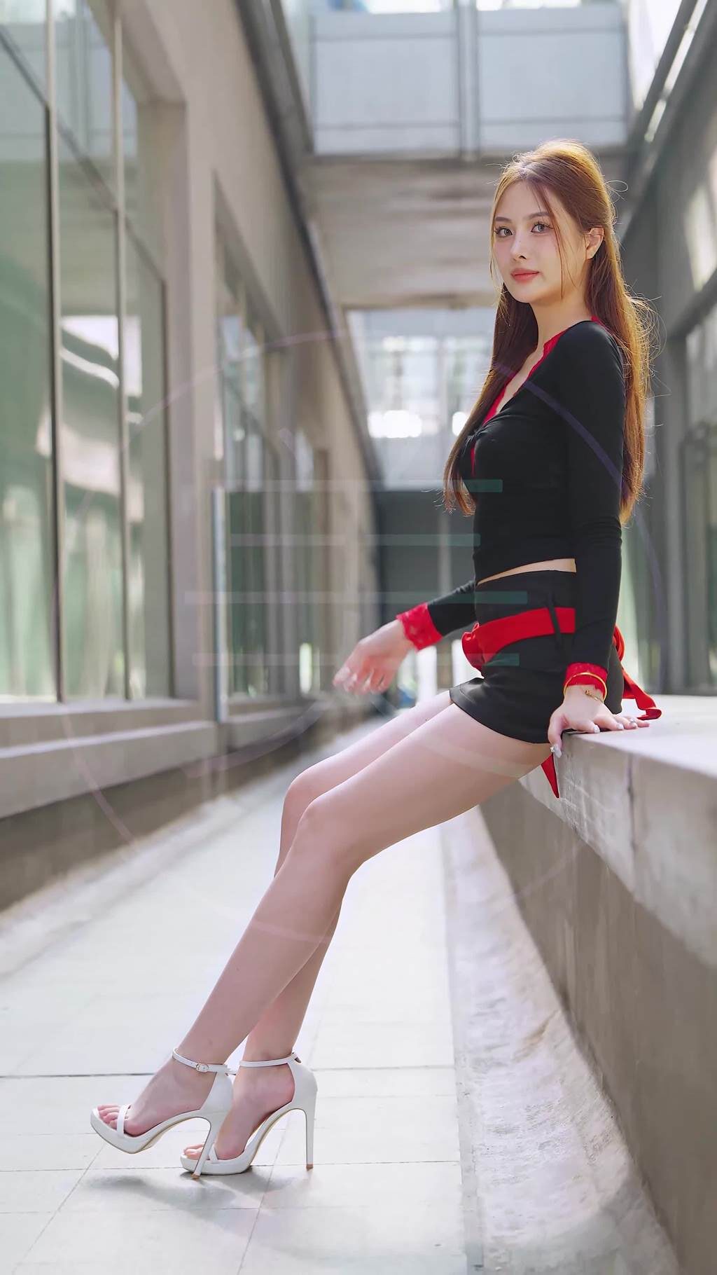 NO.1579 2024 广州车展 网红美女车模 beautyleg LOOKBOOK 35[1V/170MB]