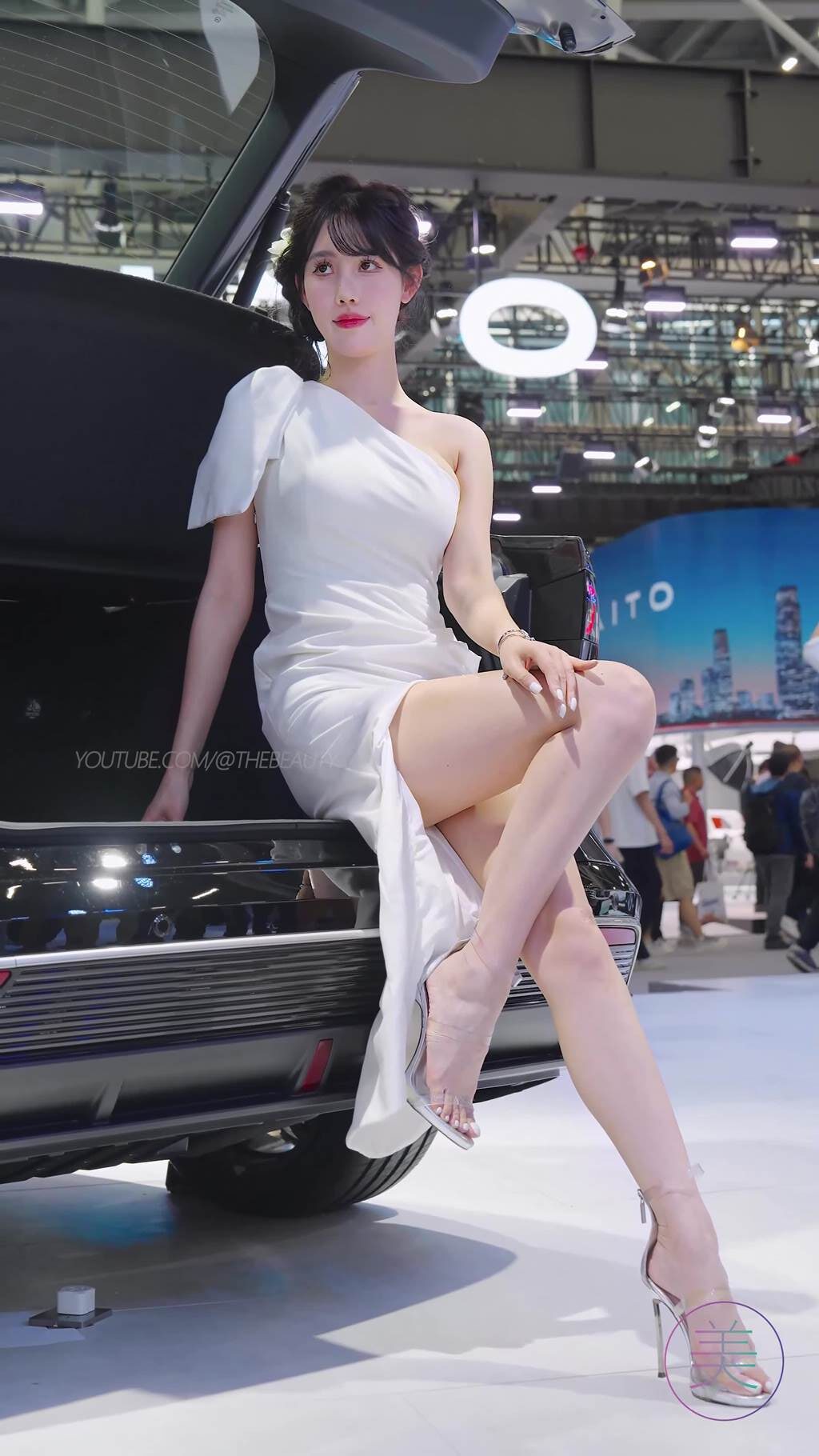 NO.1576 2024 广州车展 网红美女车模 beautyleg LOOKBOOK 32[1V/475MB]