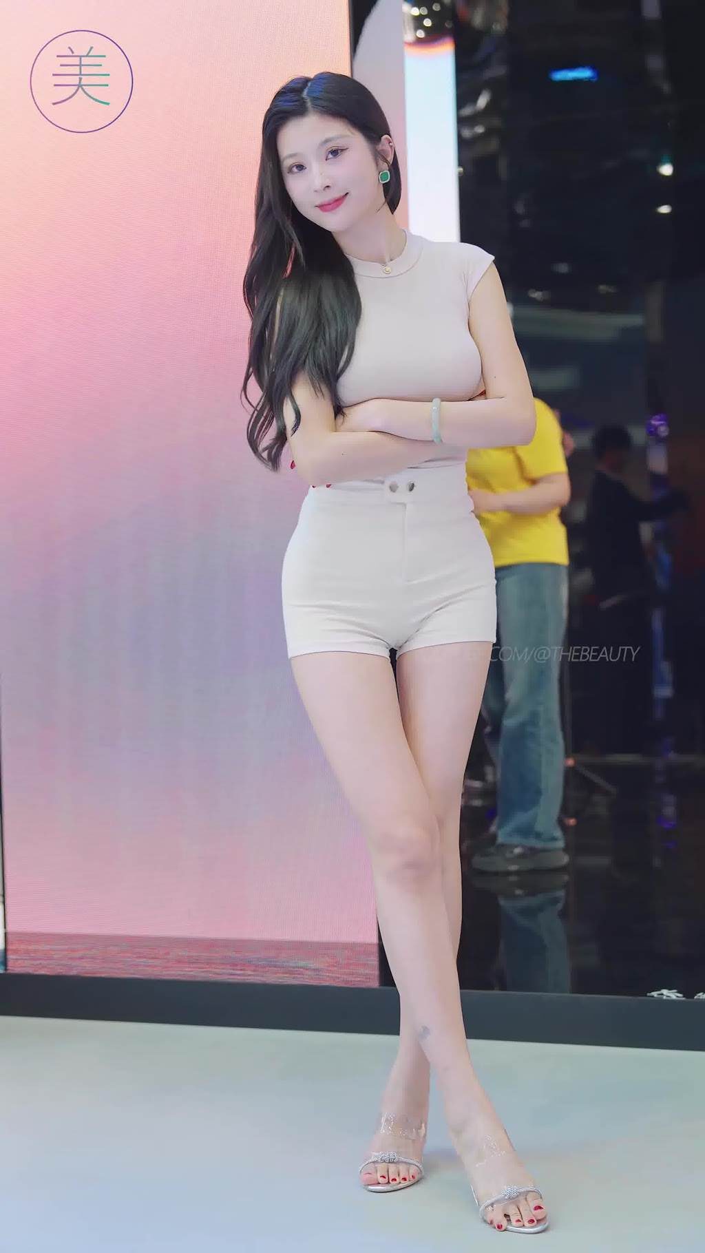 NO.1523 2024 广州车展 网红美女车模 beautyleg LOOKBOOK 04[1V/316MB]