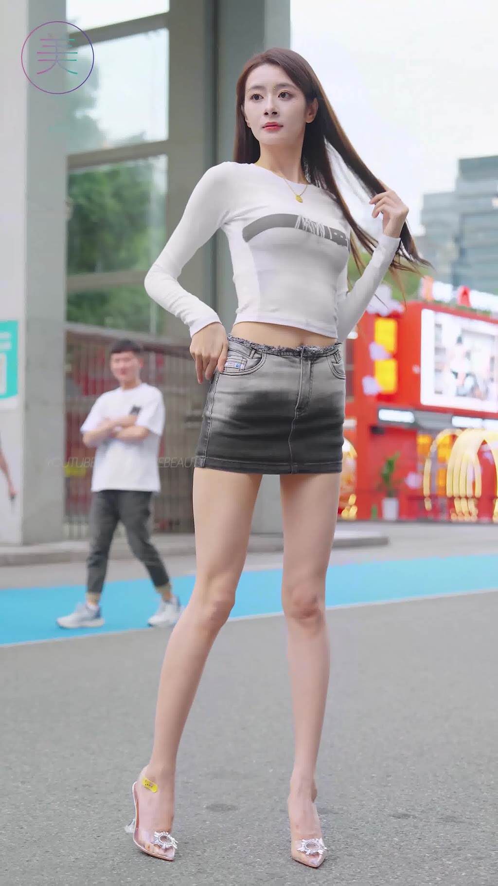 NO.1591 2024 广州车展 网红美女车模 beautyleg LOOKBOOK 47[1V/395MB]