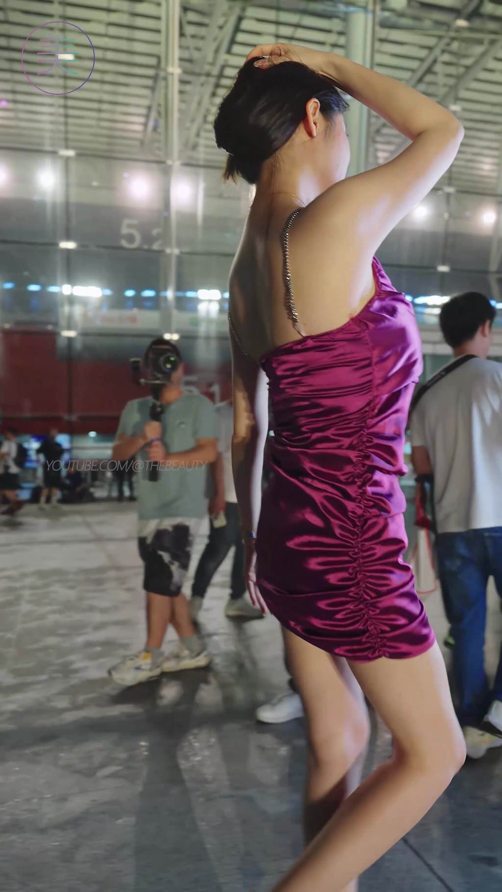 NO.1584 2024 广州车展 网红美女车模 beautyleg LOOKBOOK 40[1V/453MB]