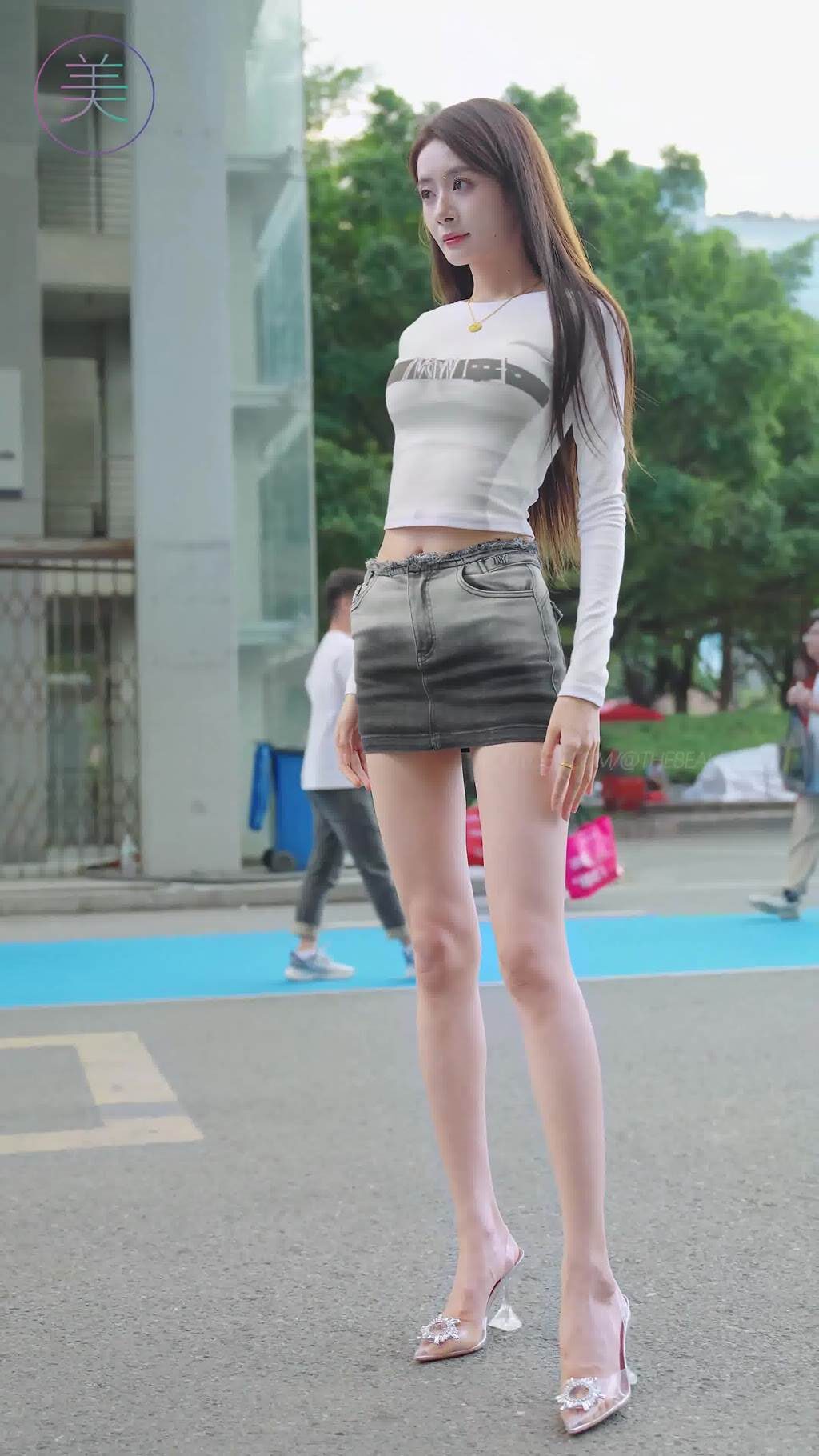 NO.1591 2024 广州车展 网红美女车模 beautyleg LOOKBOOK 47[1V/395MB]