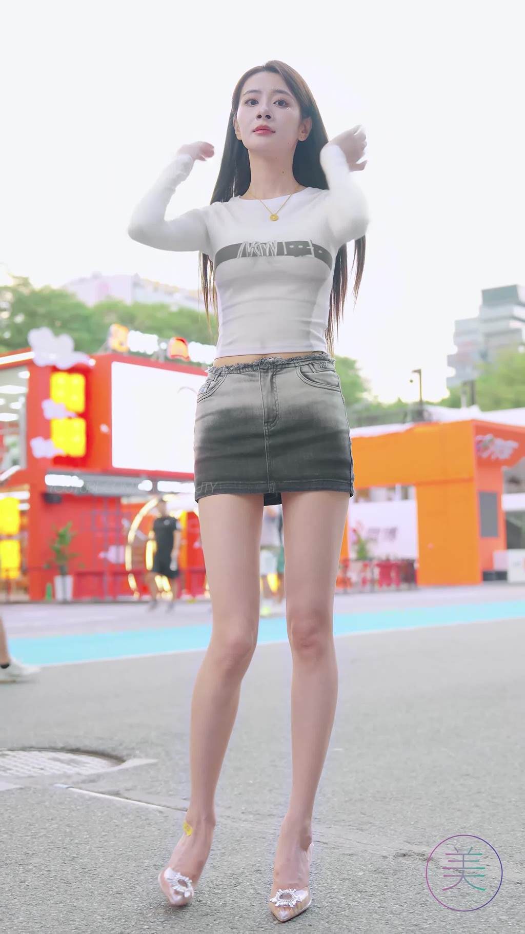 NO.1591 2024 广州车展 网红美女车模 beautyleg LOOKBOOK 47[1V/395MB]