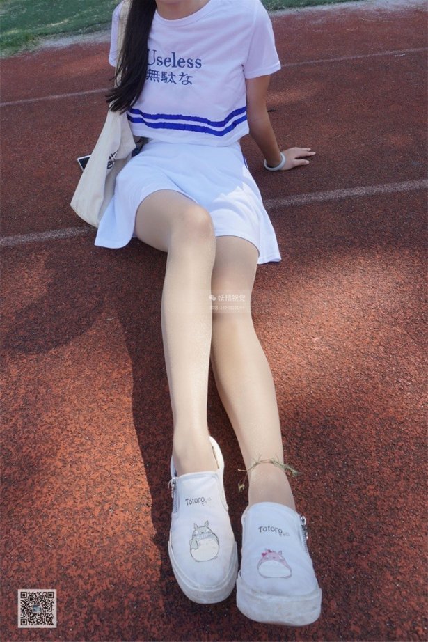 妖精视觉@NO.008 甜甜 娇柔体育场肉丝 [73P/68.3MB]