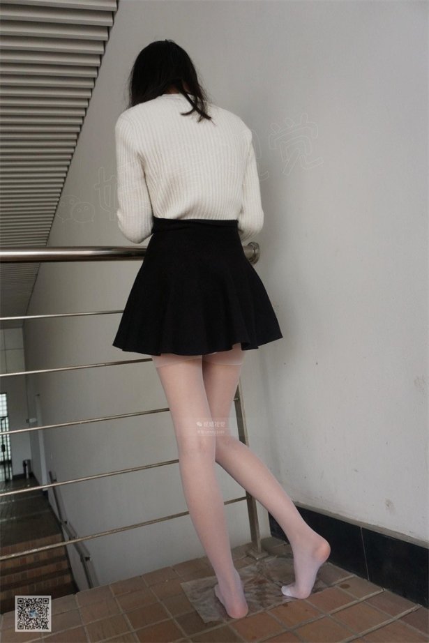 妖精视觉@NO.044 诗诗 风吹起 盼回家 白丝袜 [66P/25.3MB]