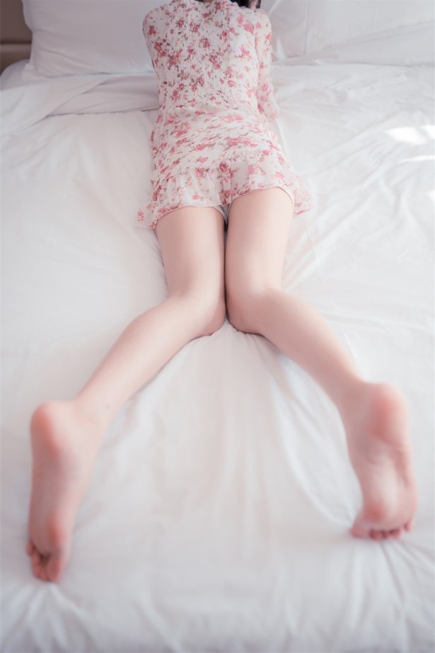 风之领域精品写真@No.111 粉色花花公主裙 [48P/108MB]