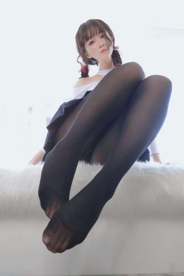 人气动漫Coser@白银81_邻家姐姐的黑丝 [45P/1V/223MB]