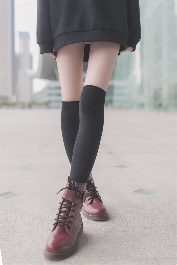 风之领域精品写真@No.145 纤细的黑丝小长腿 [48P/186MB]