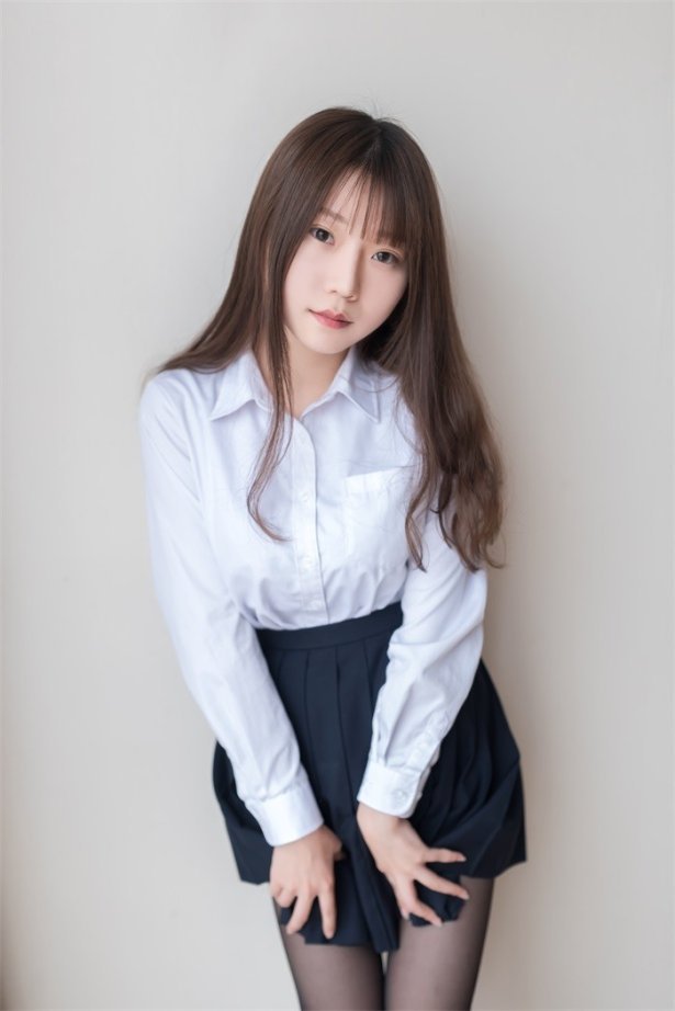 风之领域精品写真@No.048 性感黑丝女女教师 [45P/197MB]