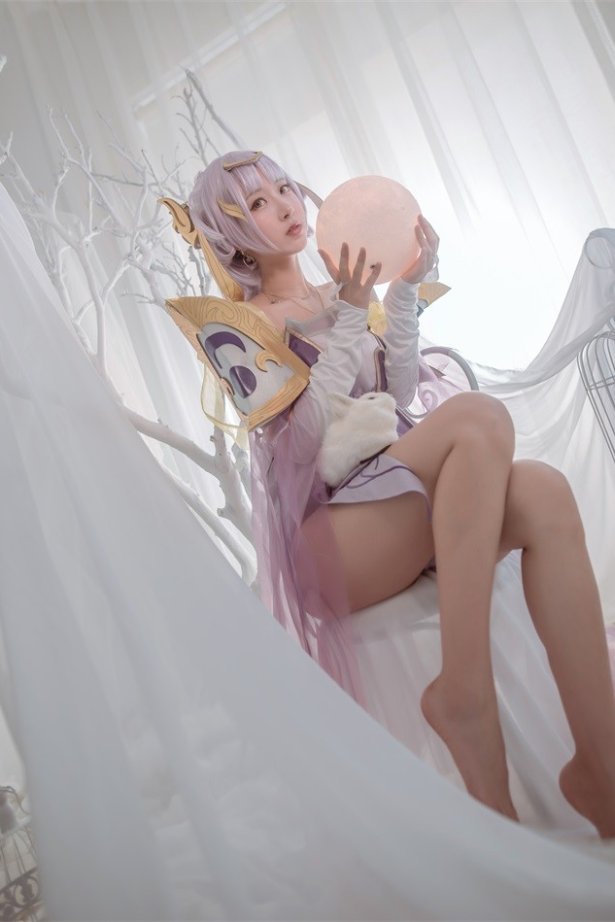 微博红人动漫Coser@-黑川-性感嫦娥 [43P/229MB]