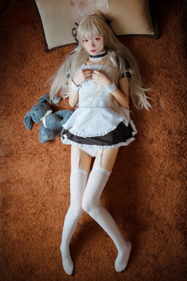 微博红人Coser@五更百鬼 穹妹女仆 [16P/289MB]