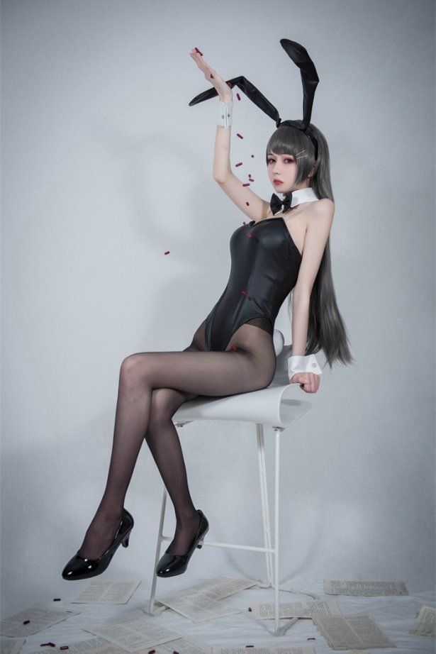 微博红人-动漫博主@你的负卿 学姐兔女郎 [19P/132MB]