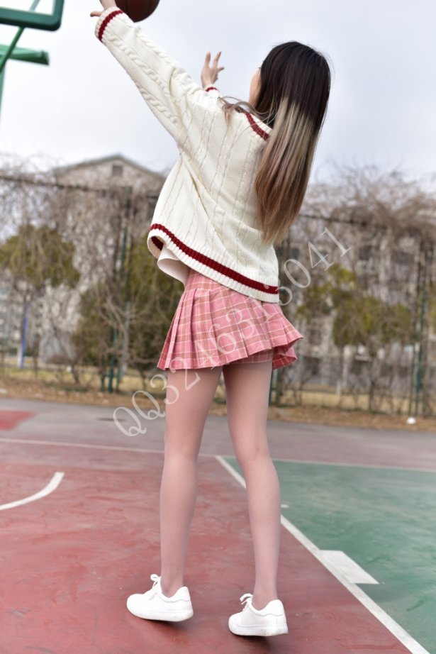 大生模拍 No.051 户外灰丝学妹 [55P/226MB]