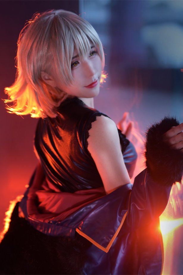 知名动漫博主@九曲Jean – 黑贞 [10P/38.7MB]