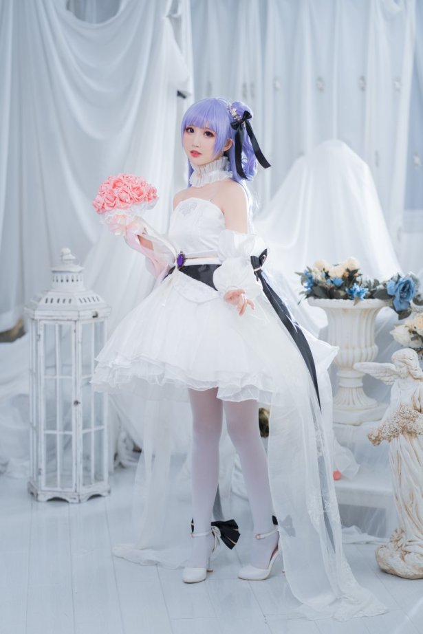 网红Coser@面饼仙儿 独角兽婚纱 [14P/129MB]