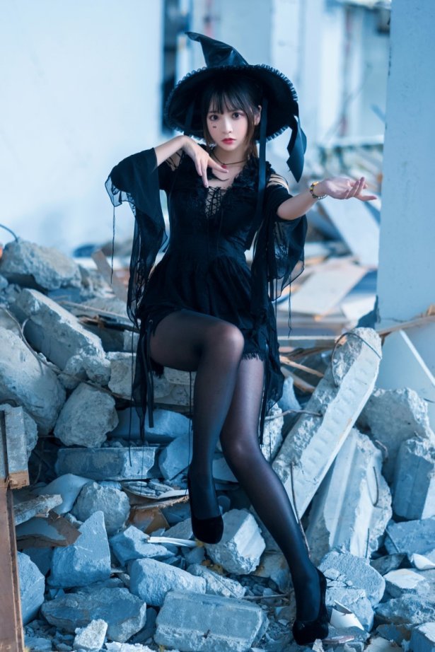 网红Coser@疯猫ss – 魔女[27P/386MB]