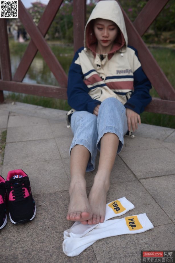 [只糖棉袜]NO.157 彤彤 眼里是阳光 [204P/1V/910MB]