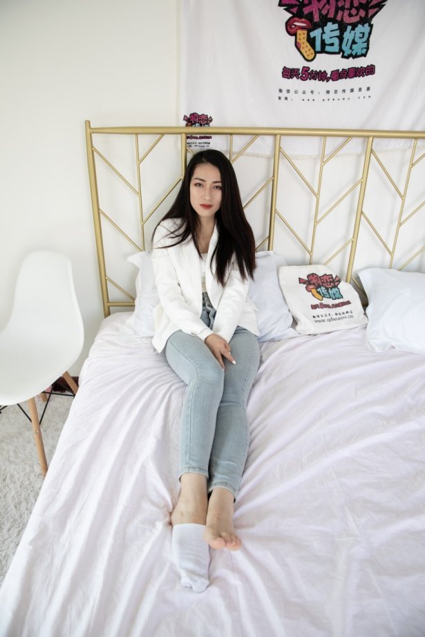 物恋传媒 NO.606 小茶-水里的月亮[130P/1V/5.07G]