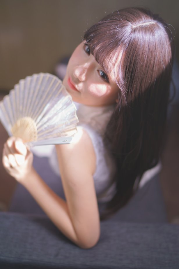 前羽_rr – 白丝 旗袍 私房 [17P/108MB]