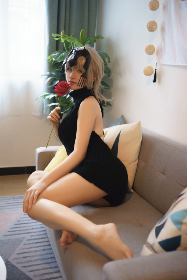 COS小姐姐 前羽_rr – fate one [55P/103MB]