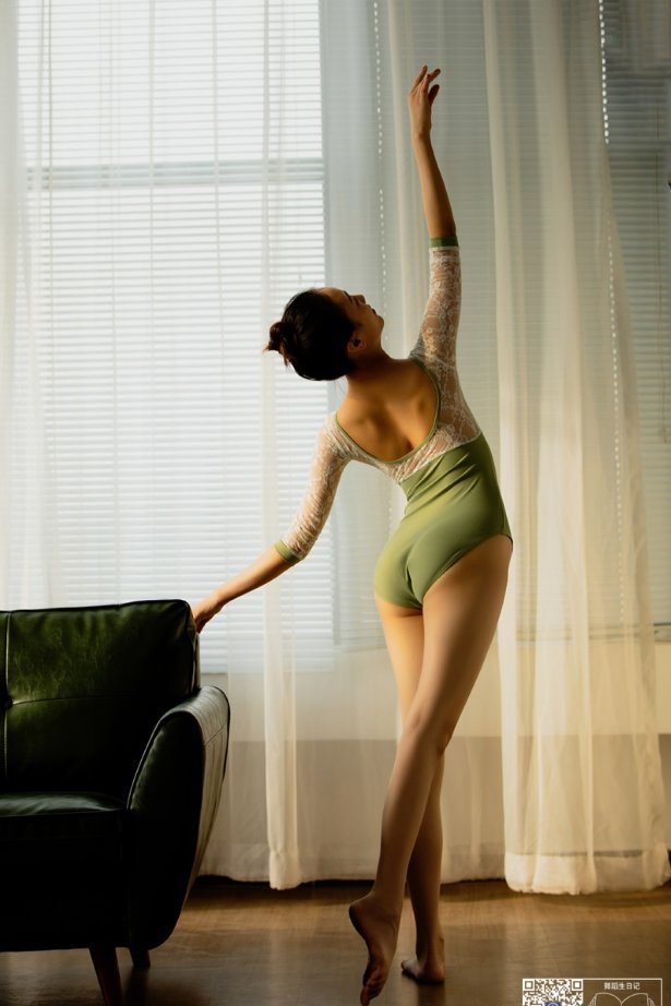 [GALLI嘉丽]舞蹈生日记 038 – 天爱 [42P/37MB]