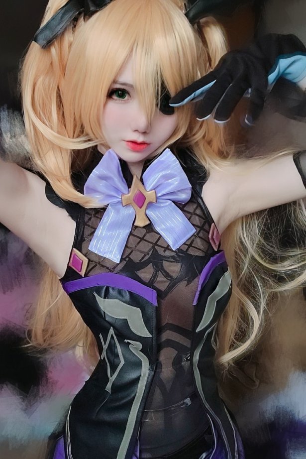 Sally Dorasnow – Fischl Selfie [15P/19MB]