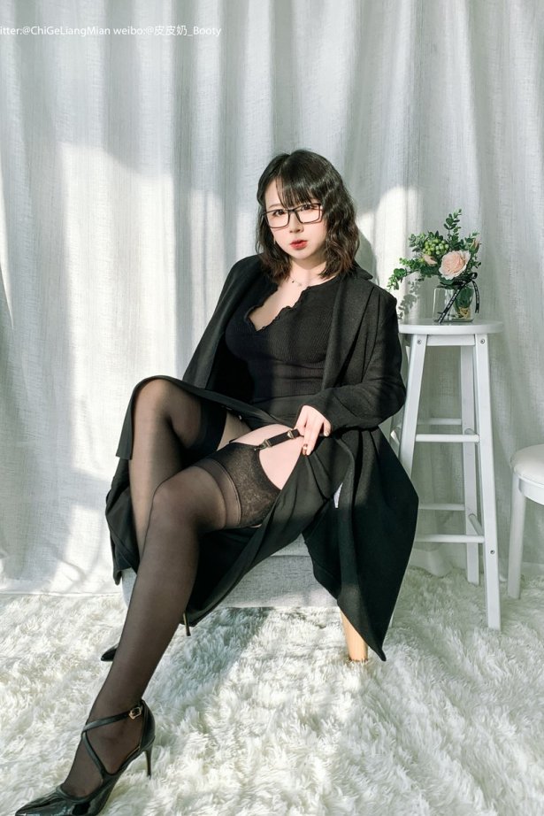 皮皮奶可可爱了啦 – 黑色OL [120P/679MB]