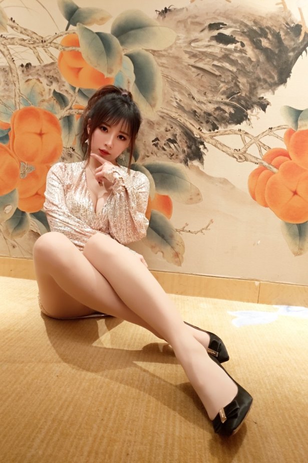 小女巫露娜 – 亮片裙肉丝 [22P/141MB]