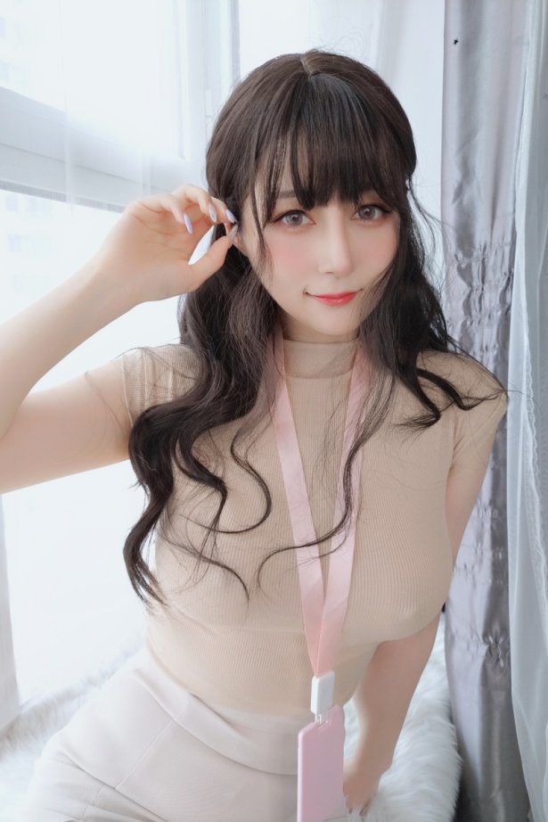 Coser小姐姐 白银81 - 水を飲みますか、先輩 [22P/3V/214MB]