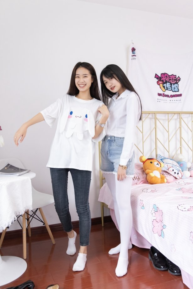 物恋传媒 NO.945期 菜菜&#038;小敏-森林里的花[145P/1V/5.07GB]