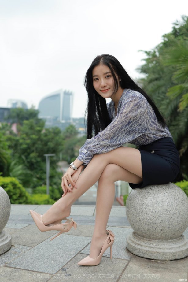 [IESS异思趣向] 2021.10.25 丝享家957：婉苹《公园偶遇美女》[92P/399MB]