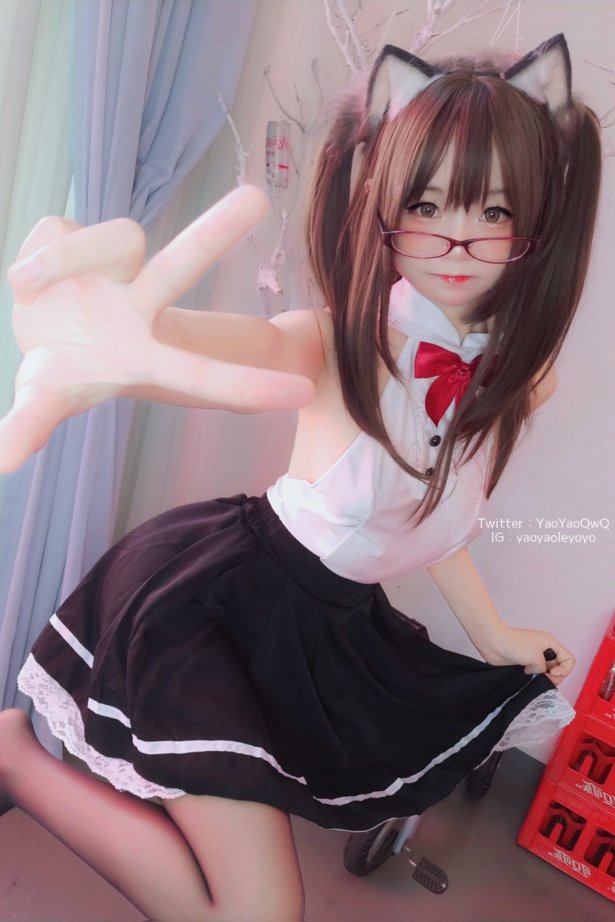 萌妹子Coser摇摇乐yoyo - 黑色紧身衣 [100P/132MB]