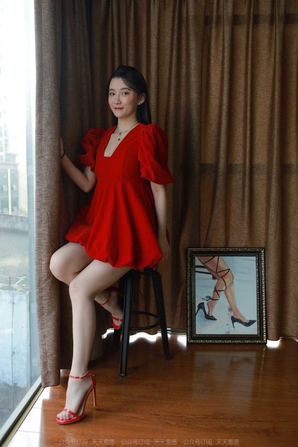 [IESS异思趣向] 耽丝 211231 秋秋的跨年红裙装 [91P/104MB]