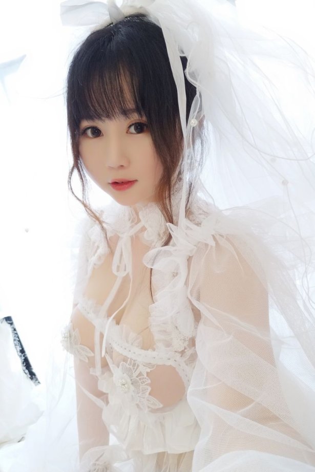 蜜桃少女是依酱呀 – 花嫁 [40P/83MB]