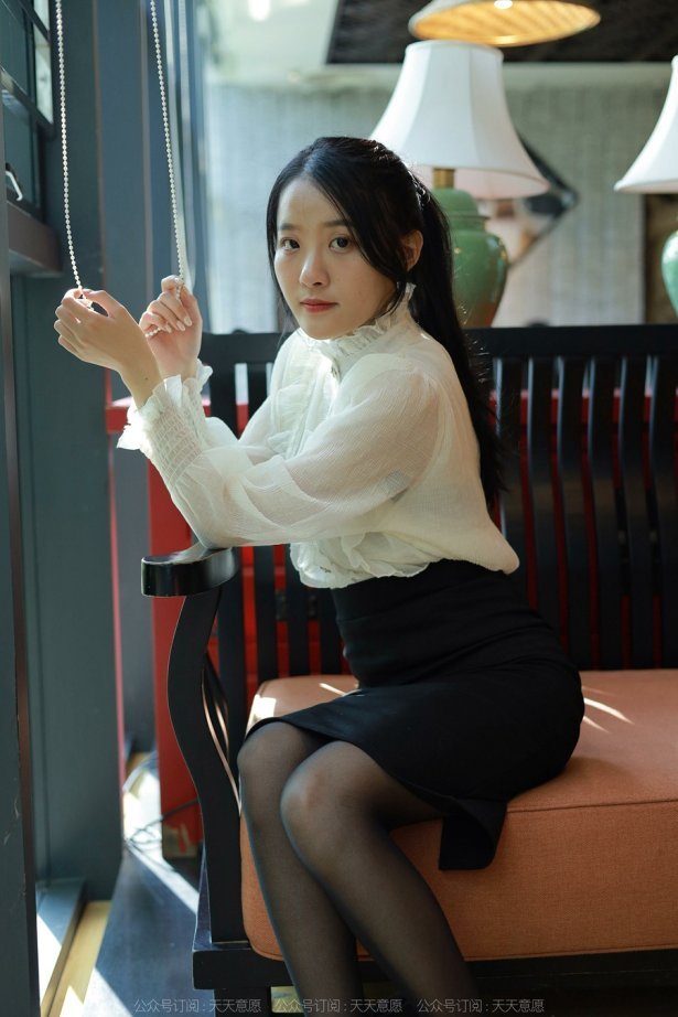 [IESS异思趣向] 耽丝 211217 婉萍的嘿丝咖啡 [90P/111MB]