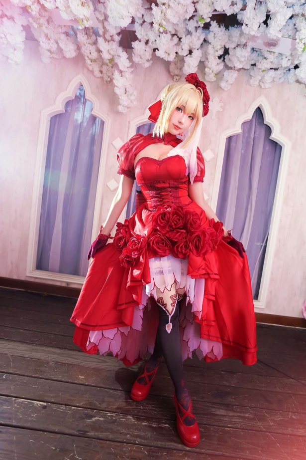 Ely_eee(ElyEE子) – 尼禄 红玫瑰 [12P/62.7MB]