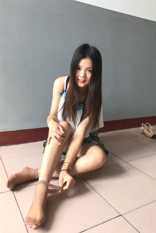 学妹校园寝室短丝系列018期 李欢 [112P/370MB]