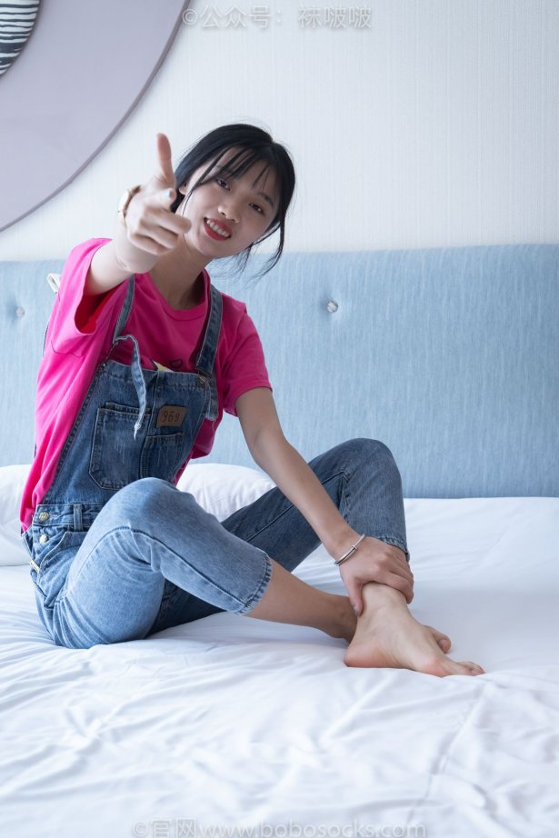 [BoBoSocks袜啵啵]NO.024 涵涵-板鞋、白棉袜、裸足 [134P/1V/3.93GB]