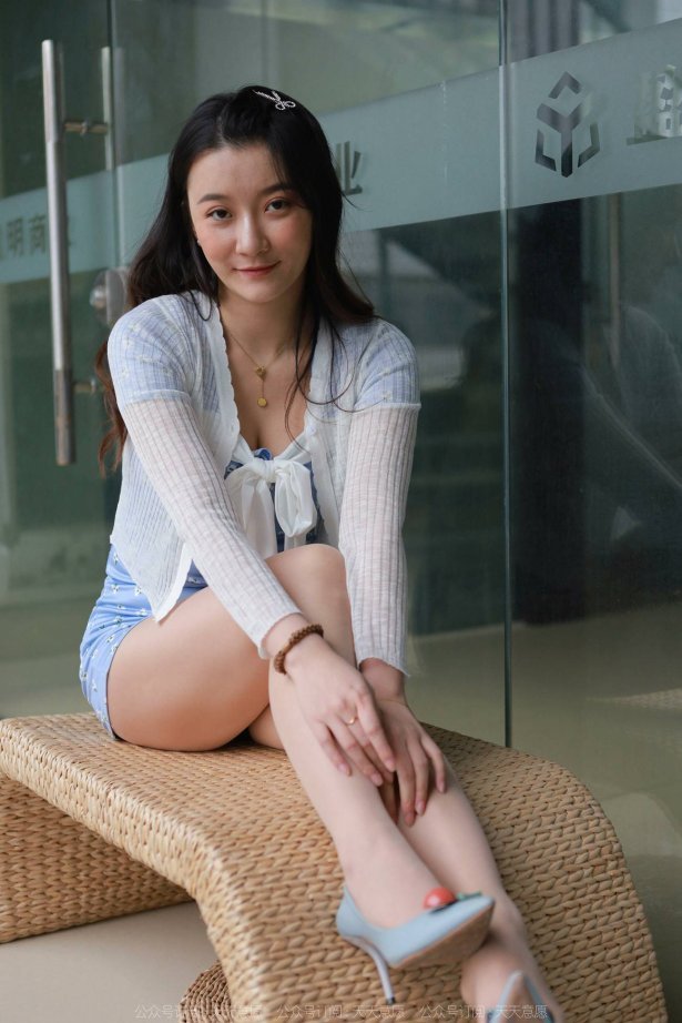 [IESS异思趣向] 耽丝 220207 花裙子姑娘秋秋 [88P/90MB]