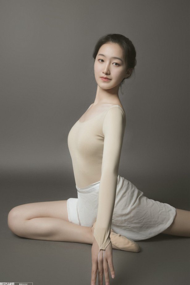 [GALLI嘉丽]舞蹈生日记 096 – 欣美 [35P/113MB]