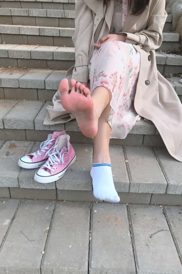 安乔乔儿(Nia乔乔) 仙女肉脚底 [108P/432MB]