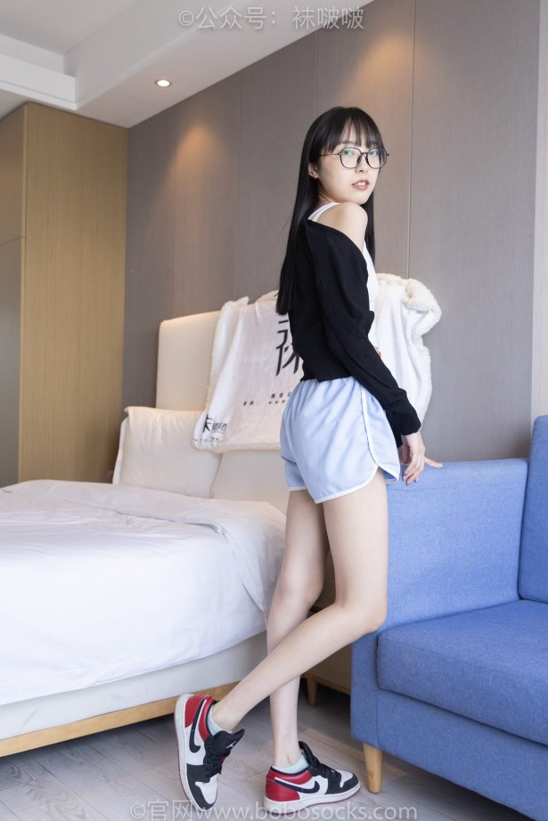 [BoBoSocks袜啵啵]NO.081 稚予- AJ、浅黄色短棉袜、浅蓝色短棉袜、裸足 [145P/1V/5.94GB]