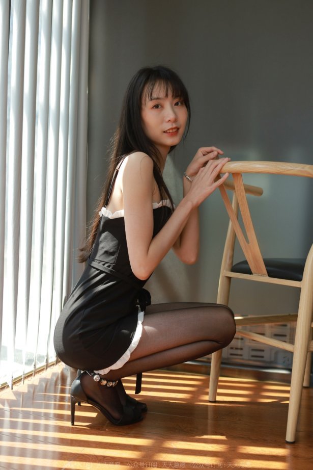 [IESS异思趣向] 耽丝 220307团团的凉鞋亮晶晶 [89P/92MB]