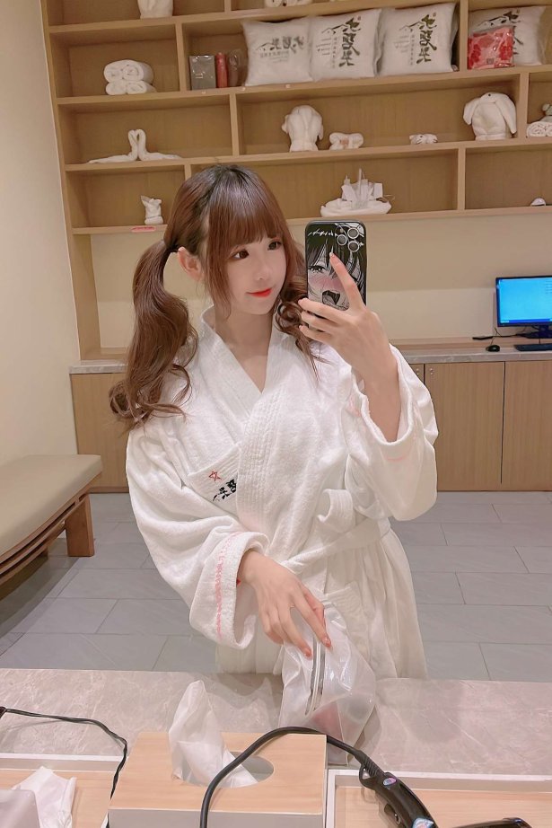 miko酱ww - 泡汤啦[18P/3V/268MB]