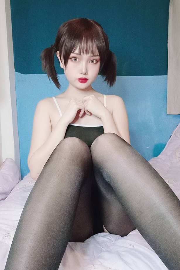 您的蛋蛋  - 黑丝[23P/4V/74.6MB]