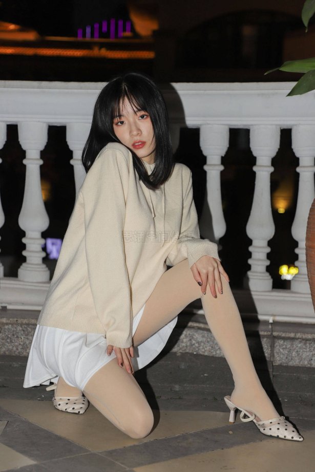 [SiHua思话]SJ058 小狐狸 步行街日系软妹[44P/64.9MB]