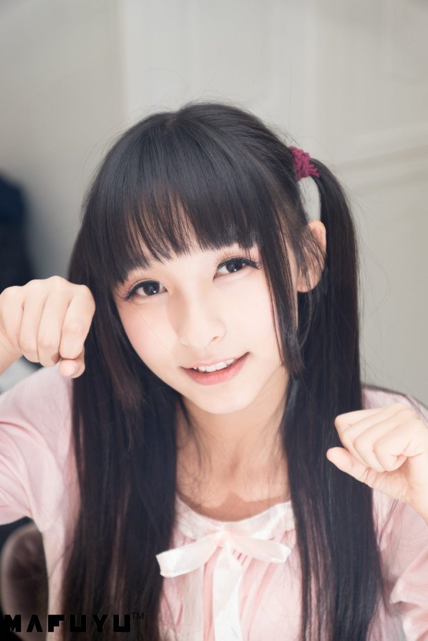 神楽板真冬 - 粉白条纹系列套图视频[106P/1V/1.18GB]